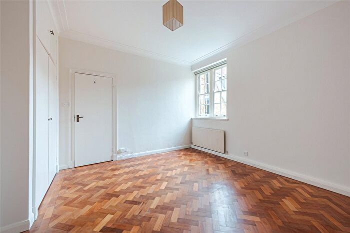 1 Bedroom Flat To Rent In Smith Square, London, Uk, SW1P