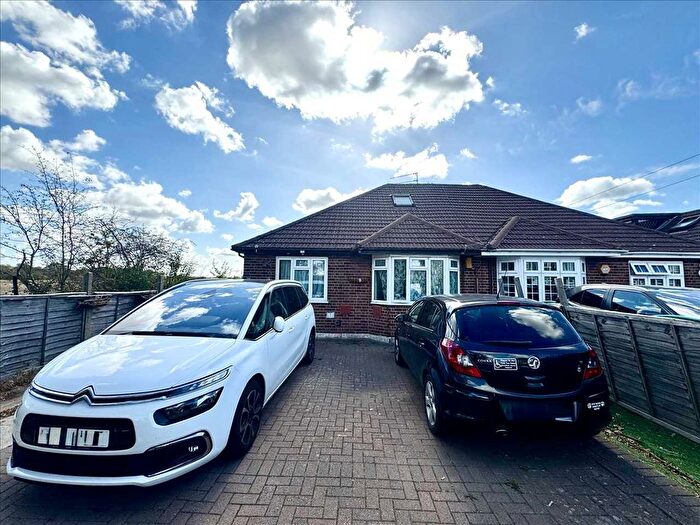 3 Bedroom Bungalow For Sale In Hatton Road, Bedfont, TW14