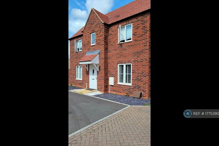 3 Bedroom Semi-Detached House To Rent In Ash Drive, Banbury, OX15