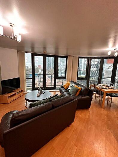 2 Bedroom Flat To Rent In City Road East, M15