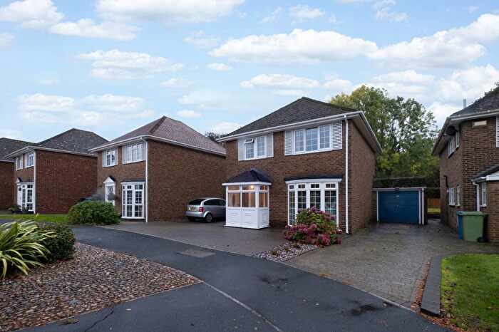 3 Bedroom Detached House For Sale In Blenheim Avenue, Faversham, Kent, ME13