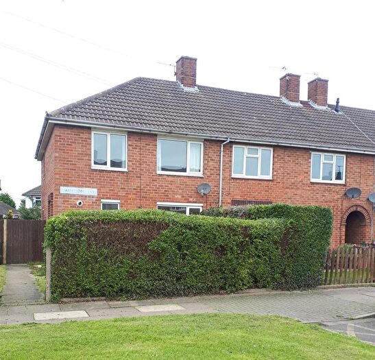 3 Bedroom End Of Terrace House To Rent In Taunton Way, Scartho, Grimsby, DN33