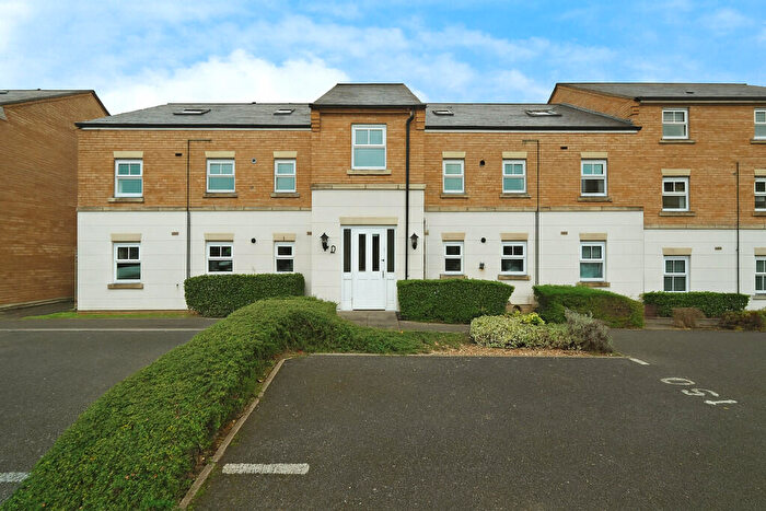 2 Bedroom Apartment For Sale In Stourhead Road, Rugby, CV22