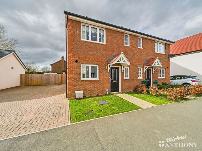 3 Bedroom Semi-Detached House For Sale In Chappell Way, Stewkley, Leighton Buzzard, LU7