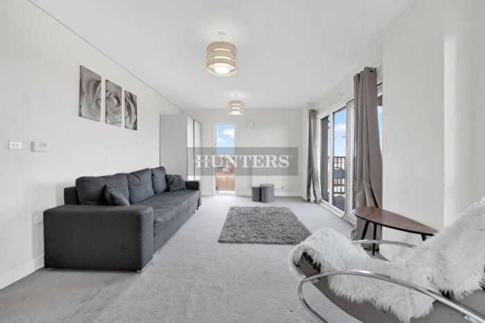 1 Bedroom Flat To Rent In Clarence Avenue, Ilford, IG2