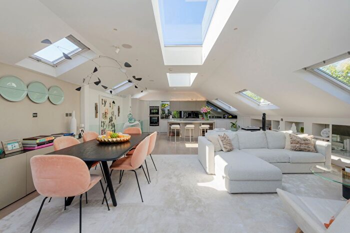 3 Bedroom Flat For Sale In Old Brompton Road, South Kensington, SW5