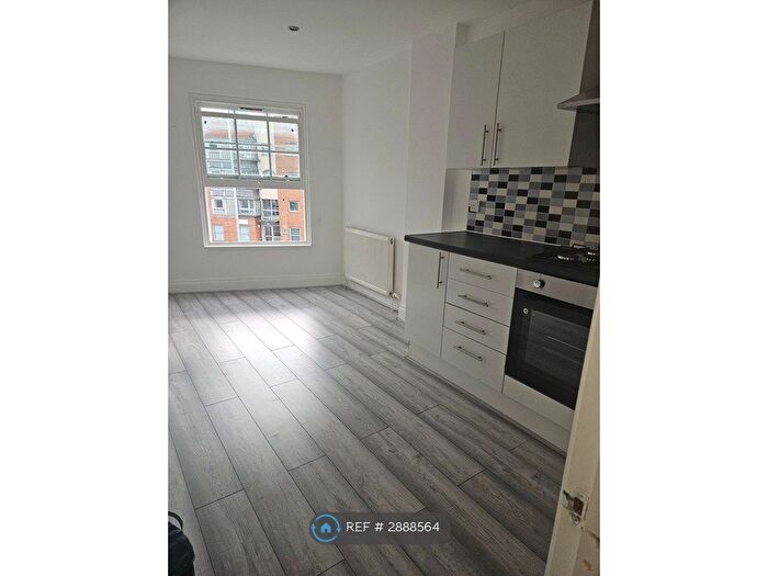 1 Bedroom Flat To Rent In Chusan Place, London, E14
