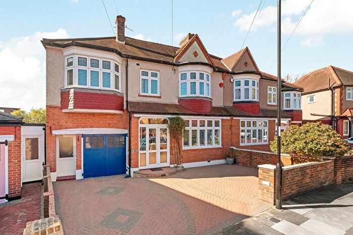 5 Bedroom House For Sale In Winsford Road, Catford, London, SE6