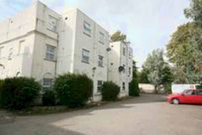 1 Bedroom Flat To Rent In Shirley Gardens, Hanwell W7