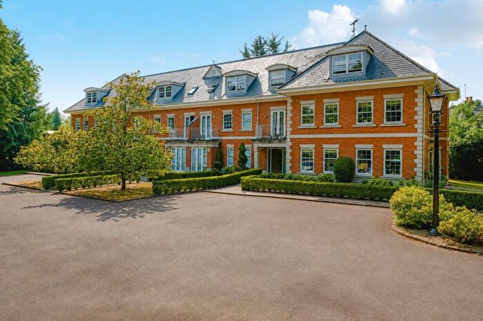 2 Bedroom Apartment For Sale In Eyre Court, Finchampstead Road, Wokingham, Berkshire, RG40