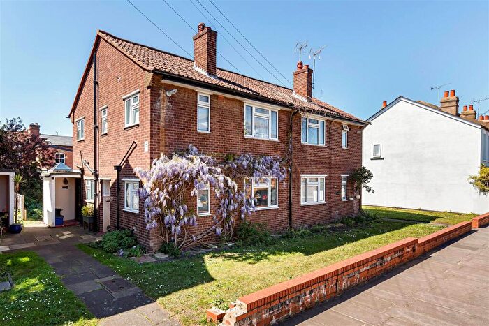 1 Bedroom Maisonette For Sale In Mullins Path, Mortlake, London, SW14