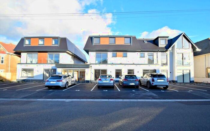 2 Bedroom Flat To Rent In Southbourne, BH6