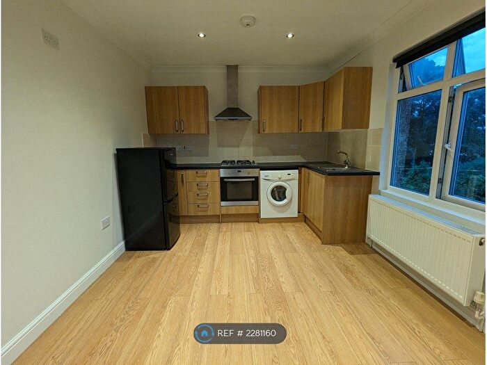 2 Bedroom Flat To Rent In Avondale Road, South Croydon, CR2