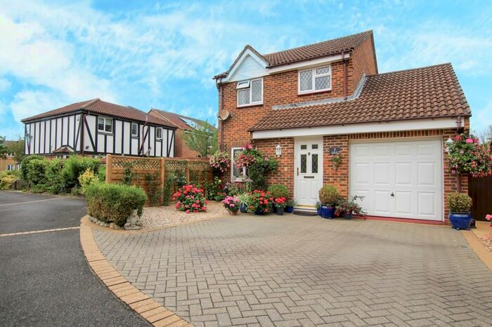 3 Bedroom Detached House To Rent In Corner Field, Kingsnorth, Ashford, TN23