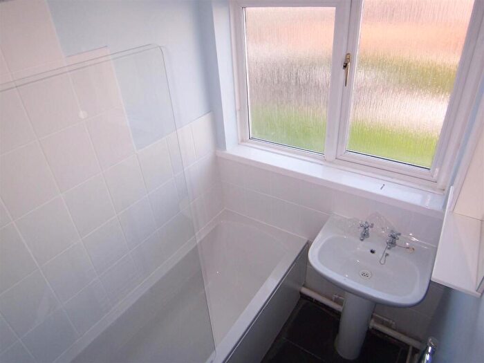 2 Bedroom Apartment To Rent In Armeston, Sheephouse Way, New Malden, KT3