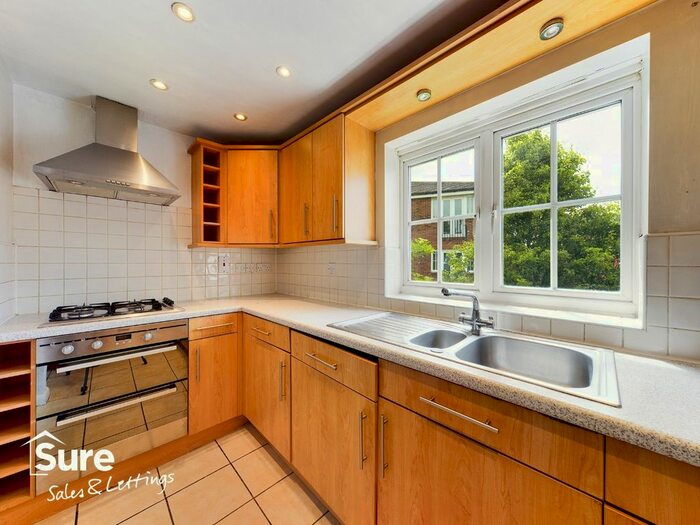 3 Bedroom Mews To Rent In Richards Street, Hatfield, Hertfordshire, AL10