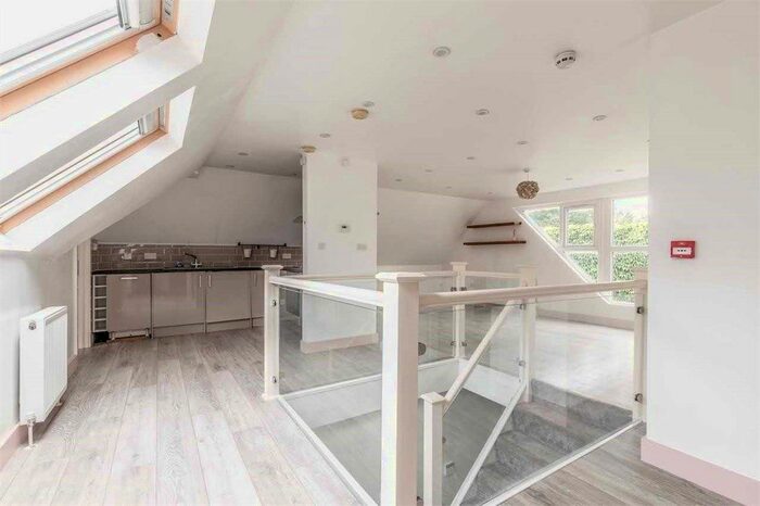 2 Bedroom Flat To Rent In High Street, Iver, SL0