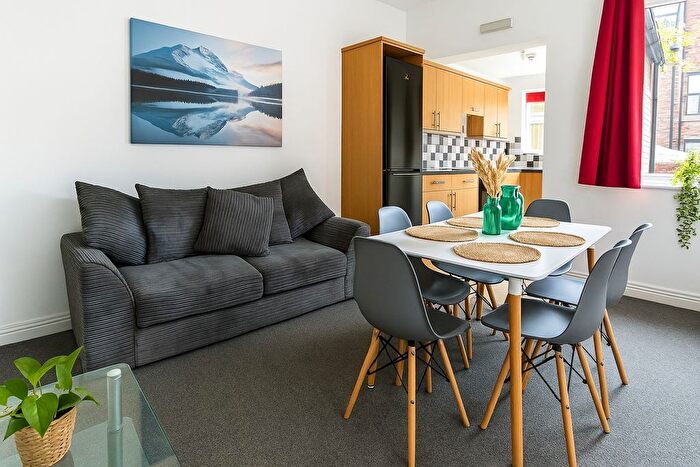 4 Bedroom Semi Detached House To Rent In Charlotte Road, Sheffield, S2