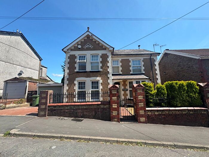 3 Bedroom Detached House For Sale In Cefn Road, Blackwood, NP12