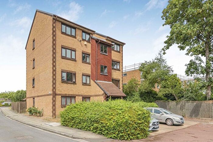 1 Bedroom Flat To Rent In Wicket Road, Perivale, UB6