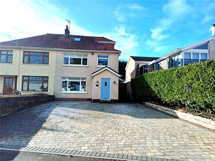 4 Bedroom Semi-Detached House For Sale In Beach Road, Porthcawl, CF36