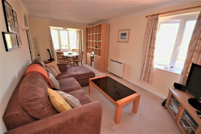 2 Bedroom Flat To Rent In Keats Close, Colliers Wood, London, SW19