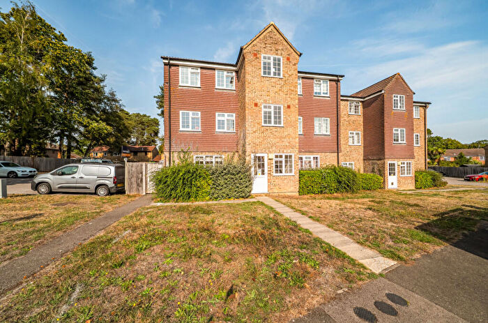 1 Bedroom Apartment For Sale In Crofton Close, Bracknell, Berkshire, RG12