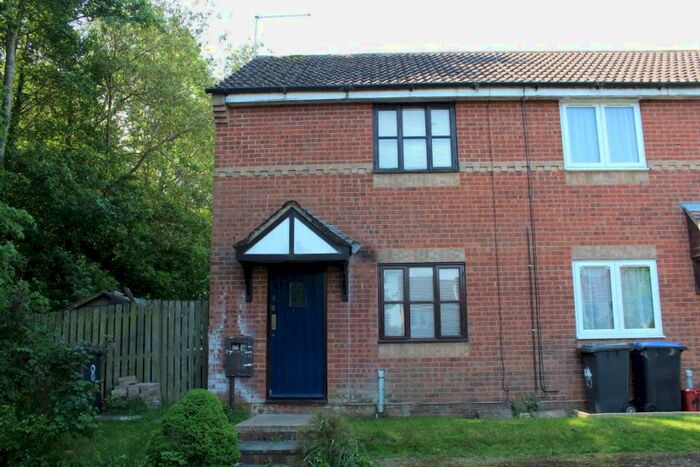 2 Bedroom House To Rent In Stanley Way, Daventry, NN11