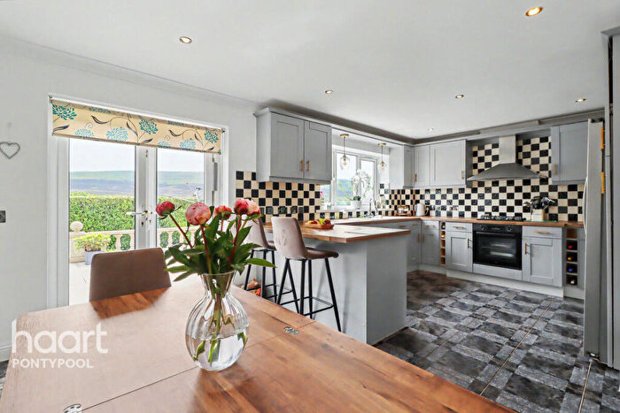 4 Bedroom Detached House For Sale In Llanover Road, Pontypool, NP4