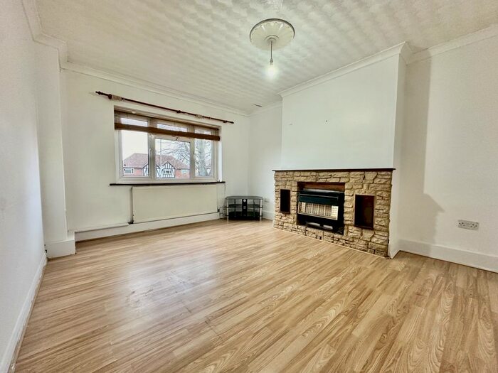 3 Bedroom Maisonette To Rent In Westhorne Avenue, Eltham, SE9