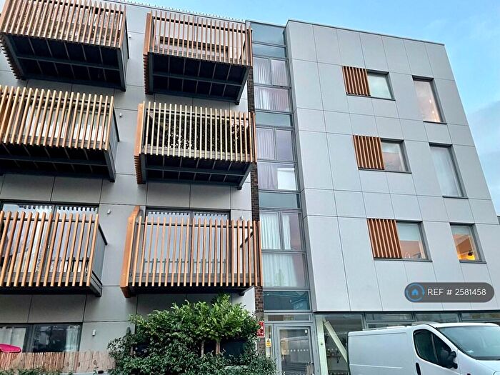 1 Bedroom Flat To Rent In Paxton House, London, SE25