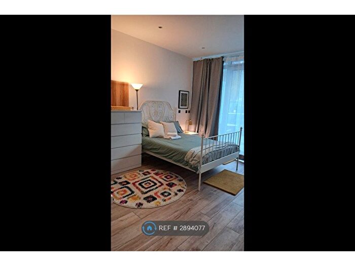 Studio To Rent In Oswald Building, London, SW11