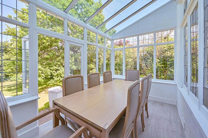 4 Bedroom Flat To Rent In Armitage Road, Golders Green, London, NW11