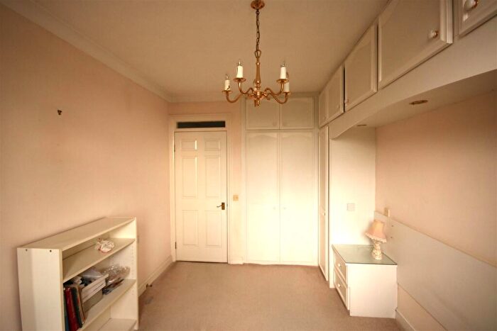 1 Bedroom Apartment For Sale In Hamilton Square, Sandringham Gardens North Finchley, N12