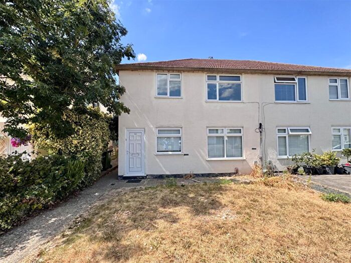 2 Bedroom Maisonette To Rent In Burr Close, Bexleyheath, DA7