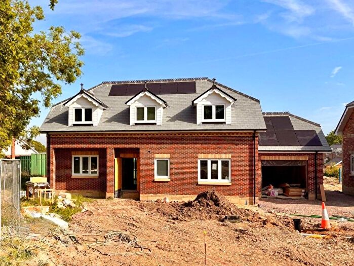 5 Bedroom Detached House For Sale In Sunset Drive, Cowes, PO31