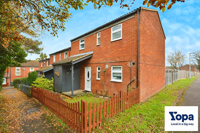 3 Bedroom End Of Terrace House For Sale In Kimbolton Crescent, Stevenage, SG2