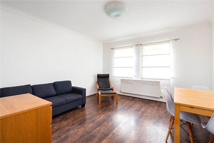 2 Bedroom Flat To Rent In Beaulieu Lodge, Schooner Close, London, E14