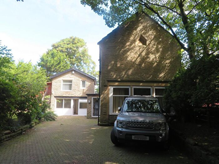 3 Bedroom Detached House To Rent In Kings Road, Lowerplace, OL16