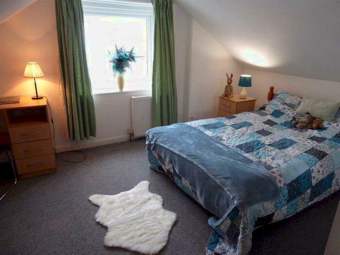 5 Bedroom End Of Terrace House To Rent In Goodwood Road, Southsea, Portsmouth, PO5