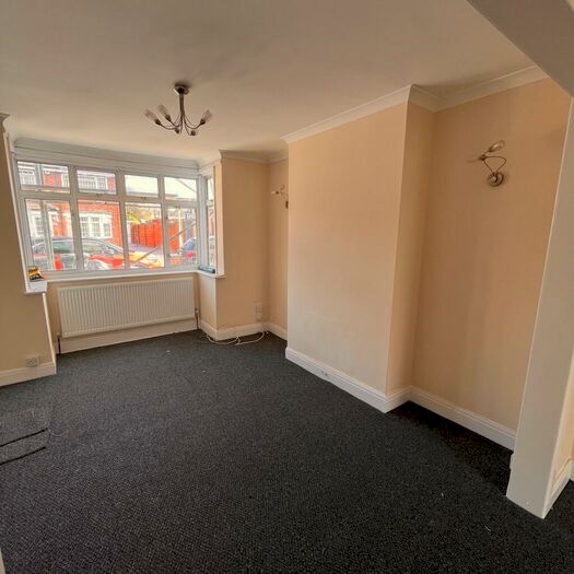 3 Bedroom House To Rent In Gwynn Road, Gravesend, DA11
