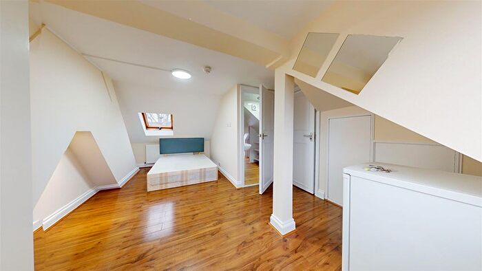 1 Bedroom Property To Rent In Dollis Hill Lane, Neasden, London, NW2