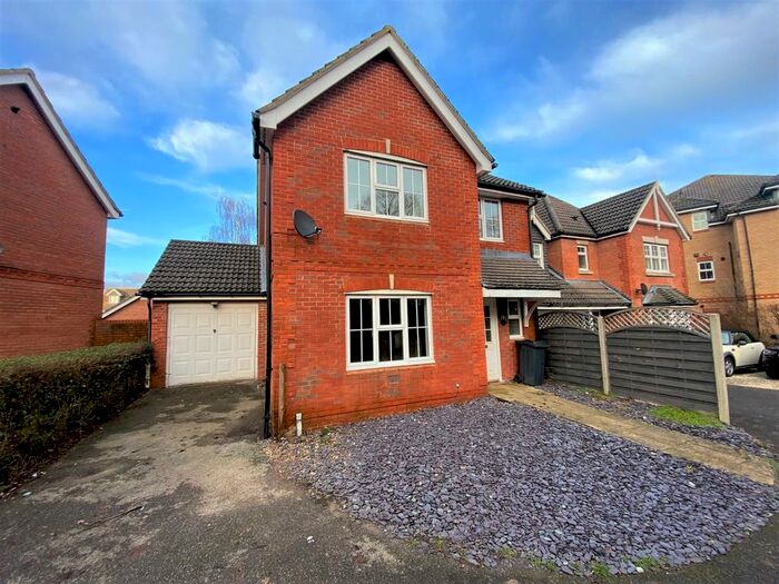 4 Bedroom Property To Rent In Bryony Drive, Kingsnorth, Ashford, TN23