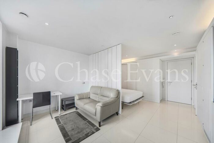 Flat To Rent In Pan Peninsula, Pan Peninsula Square, Canary Wharf, London, E14