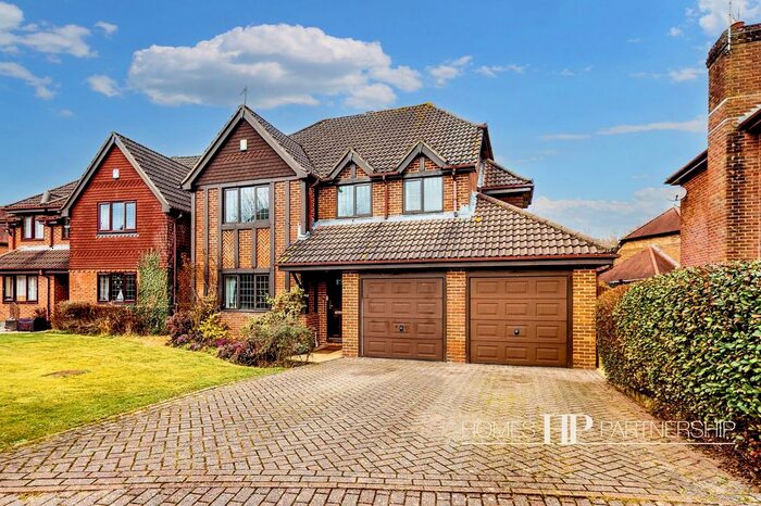 4 Bedroom Detached House To Rent In Hatchlands, Horsham, RH12