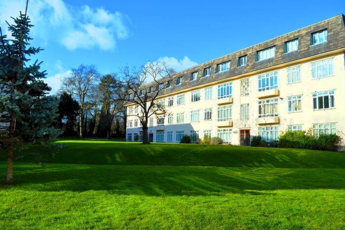 2 Bedroom Flat To Rent In Lawrie Park Road London, SE26