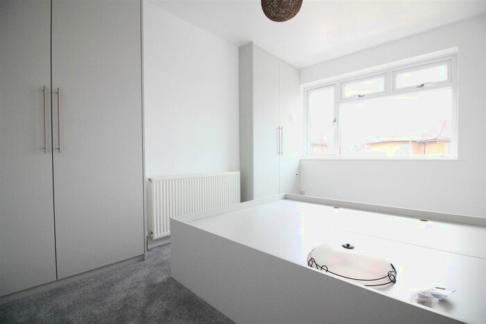 3 Bedroom Semi-Detached House To Rent In Park Lane, Hayes, UB4