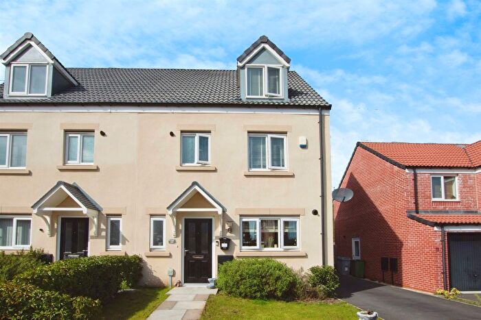 4 Bedroom Semi-Detached House For Sale In Blackthorn Gardens, Clipstone Village, Mansfield, NG21