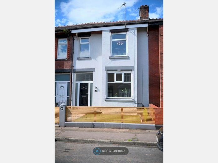 3 Bedroom Terraced House To Rent In Green Street, Middleton, Manchester, M24