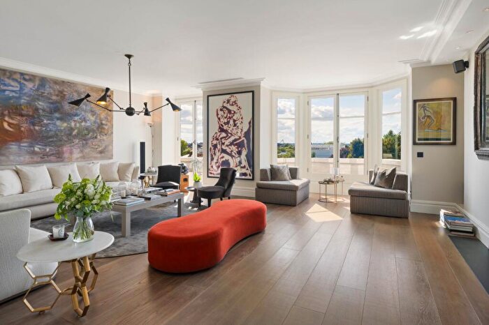 4 Bedroom Penthouse For Sale In Drayton Gardens, London, SW10